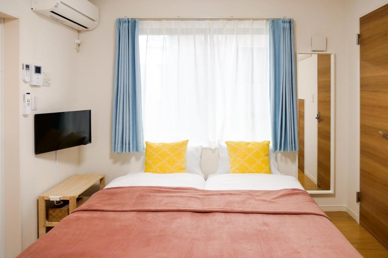 Triphome Tateishi New Open/2 Single Beds/big Table/300m Wifi * Tōkyō